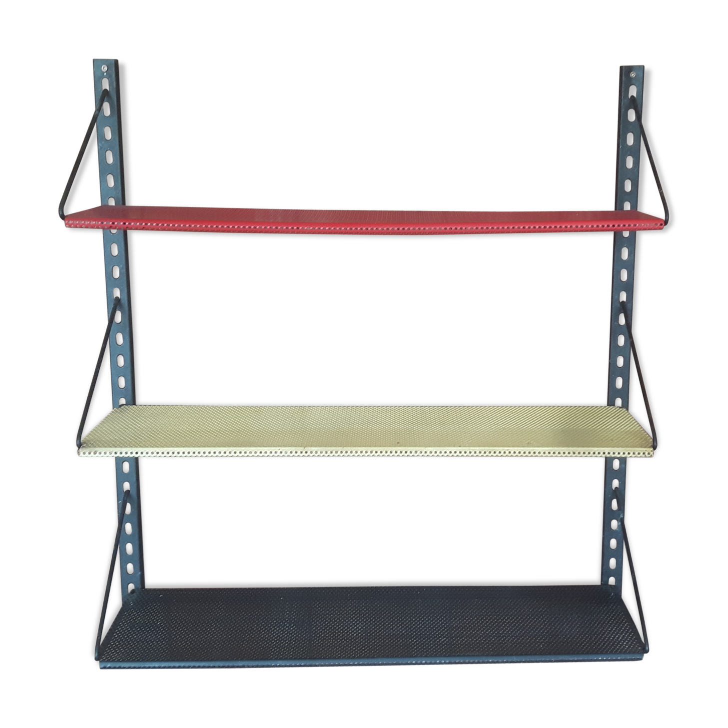 Wall shelves