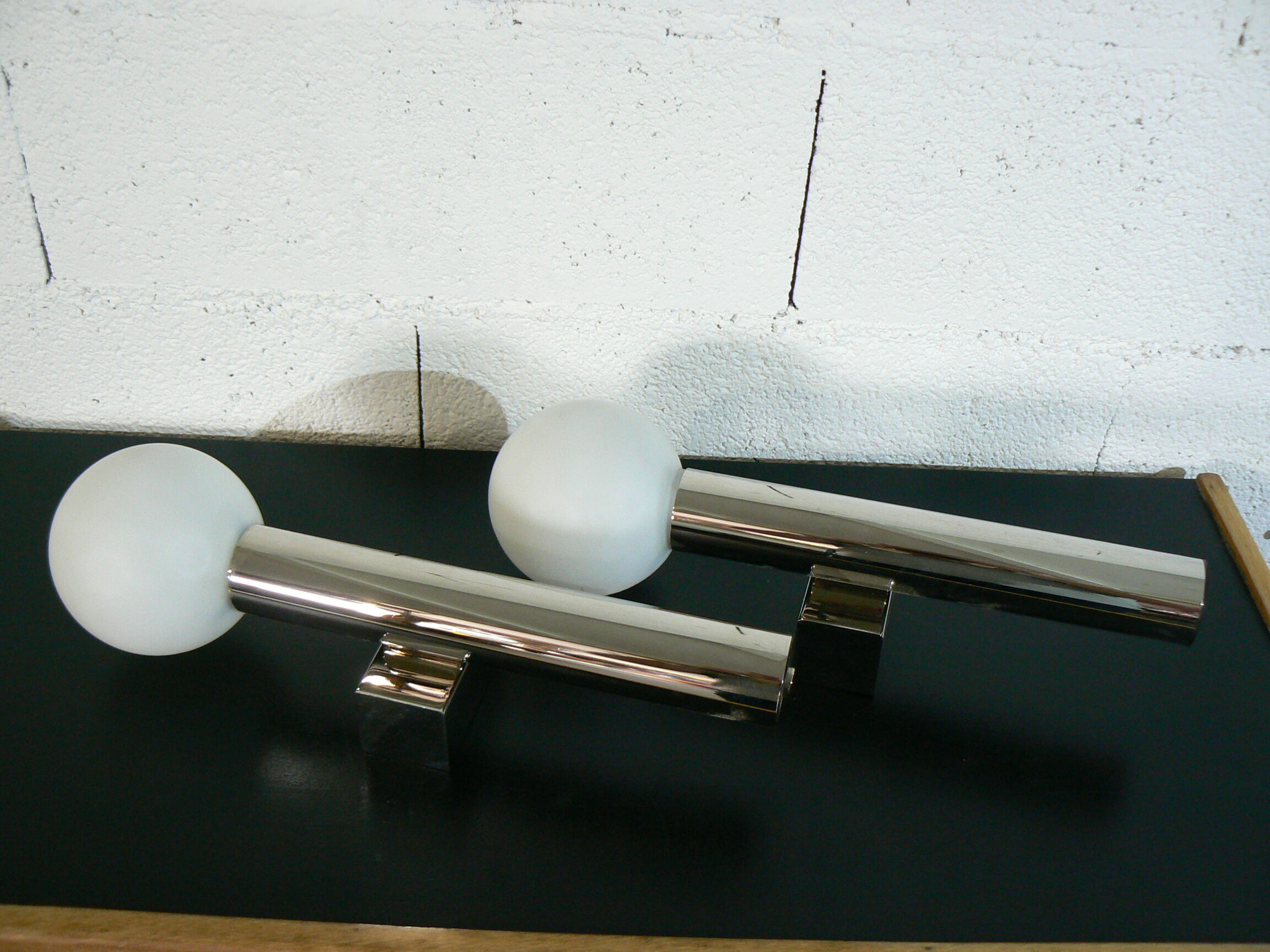 Pair of wall lights by the Maison Sciolari