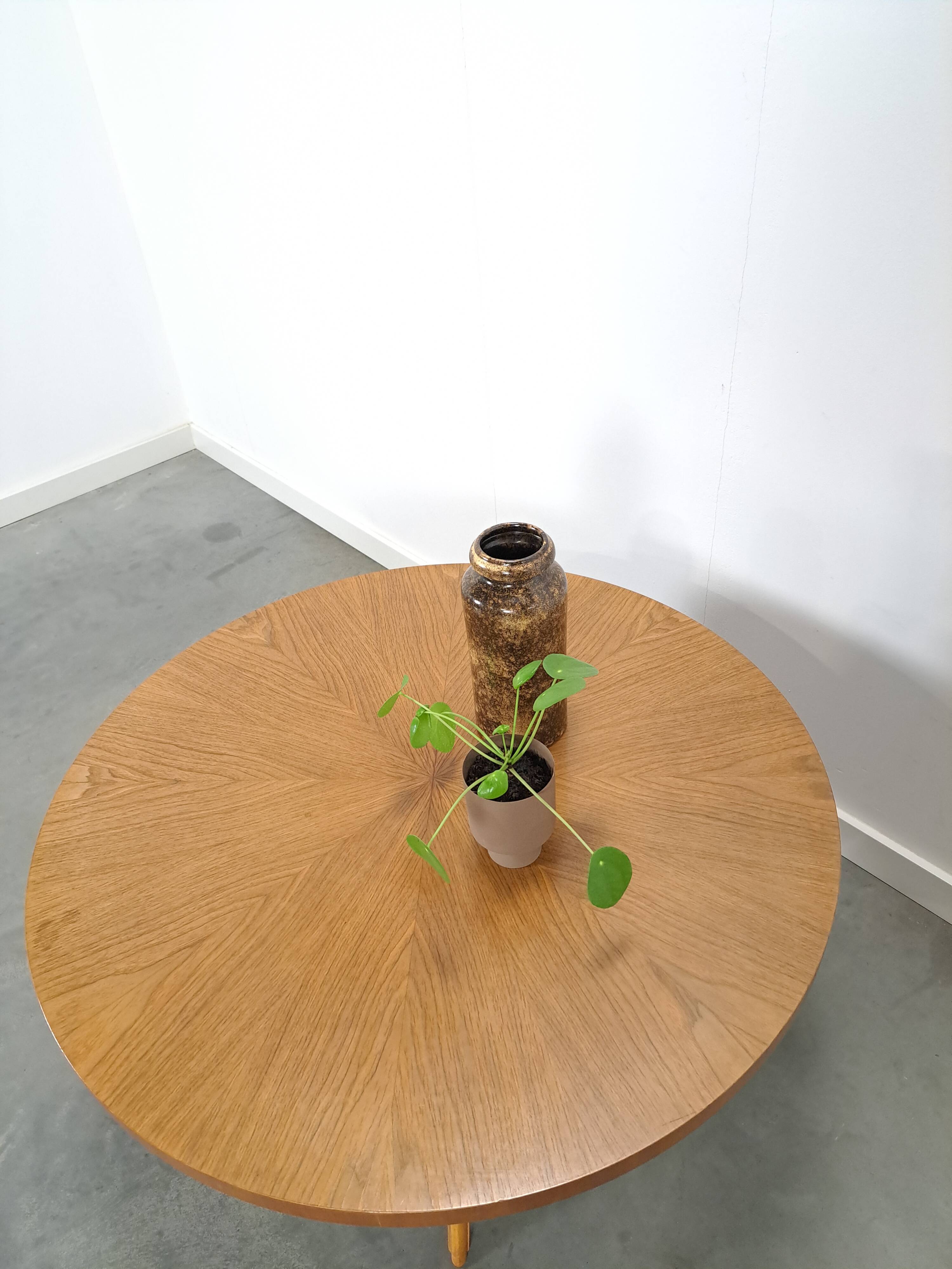 Table basse ronde avec pieds en bois Ilse Möbel