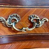 Petite commode style Louis XV