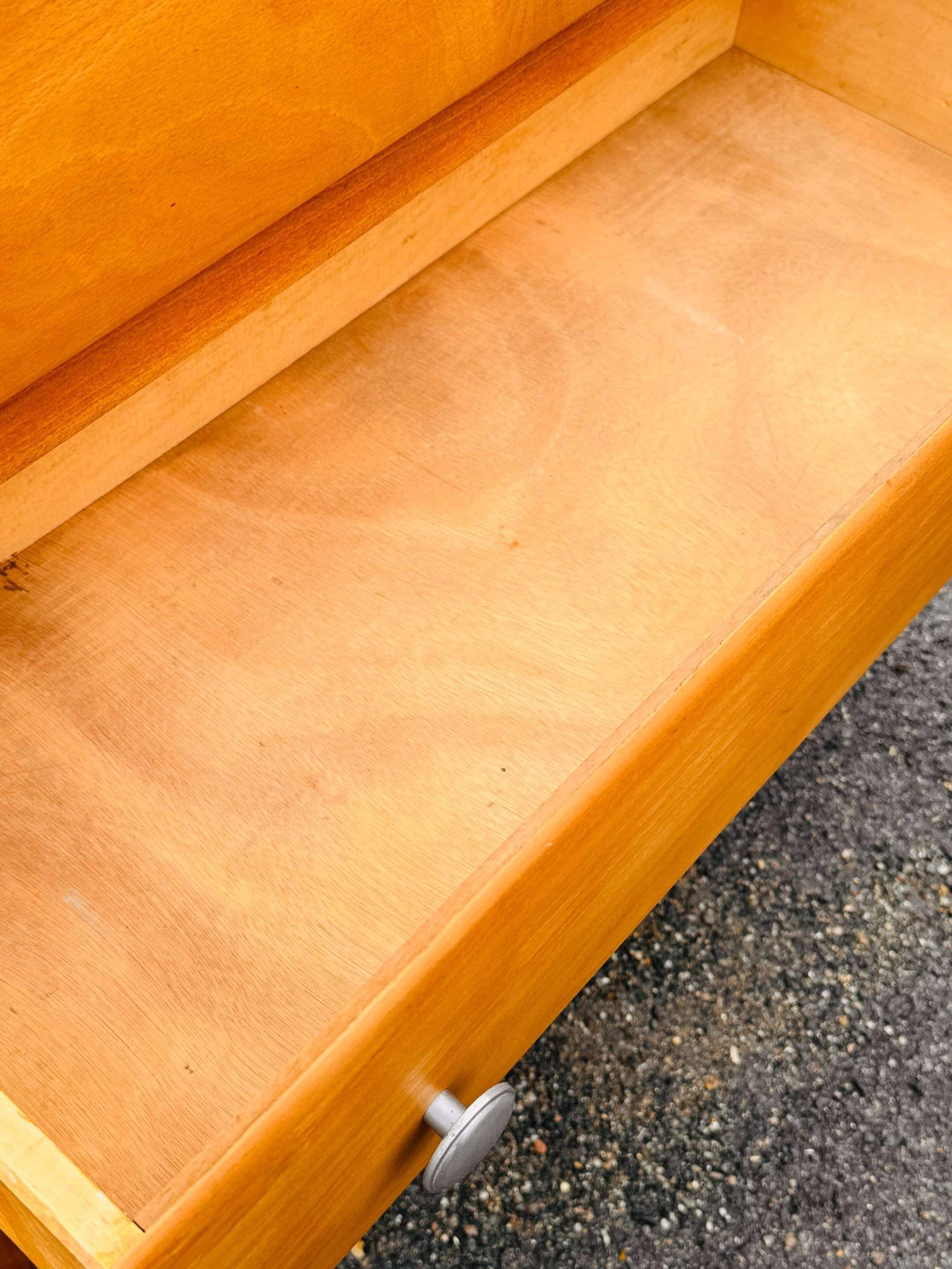 Vintage 4-drawer chest of drawers in waxed wood