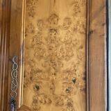 Armoire en loupe d’orme Louis XV, XVIIIème siècle