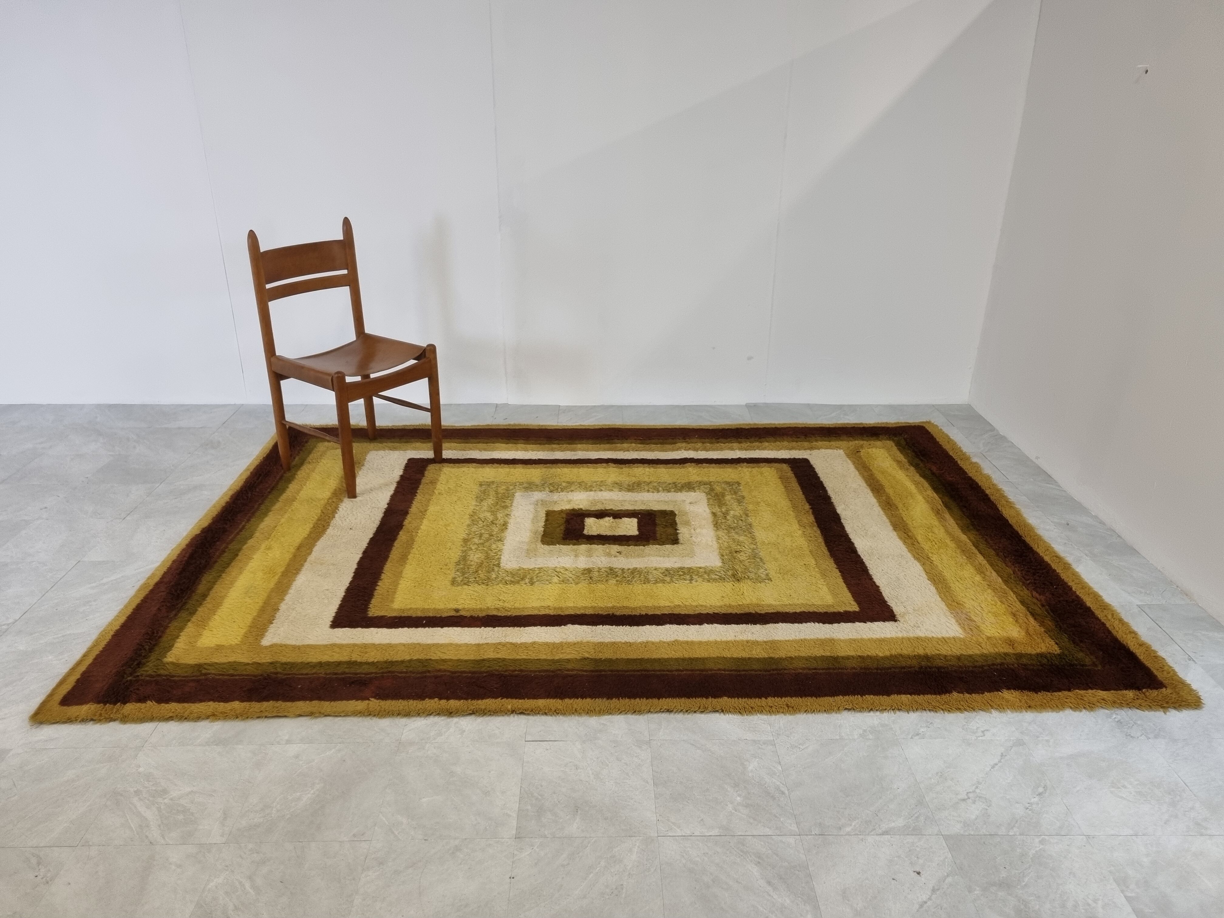 Large modernist carpet, 1970s 290x200cm