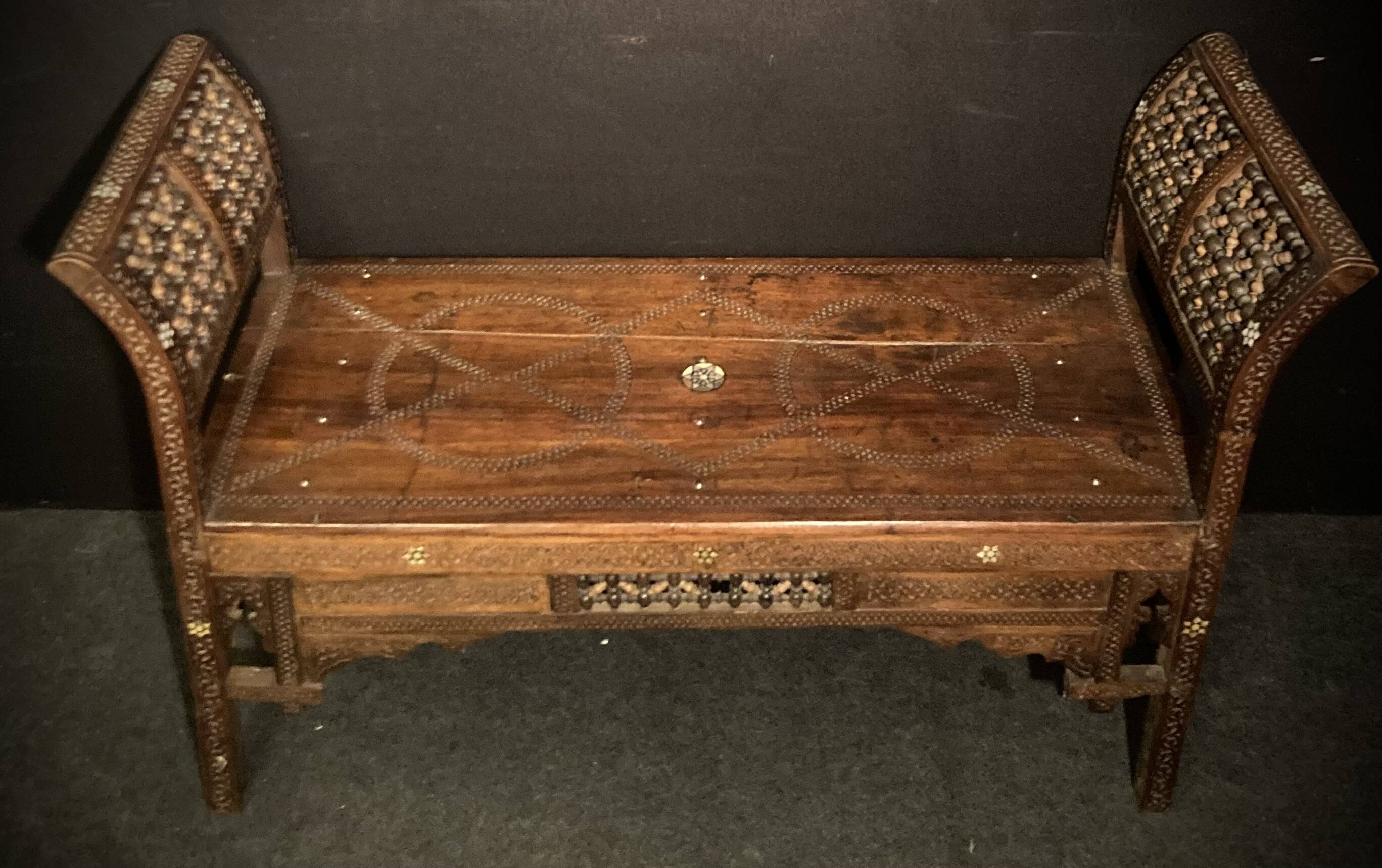 Paire de banquettes Syriennes