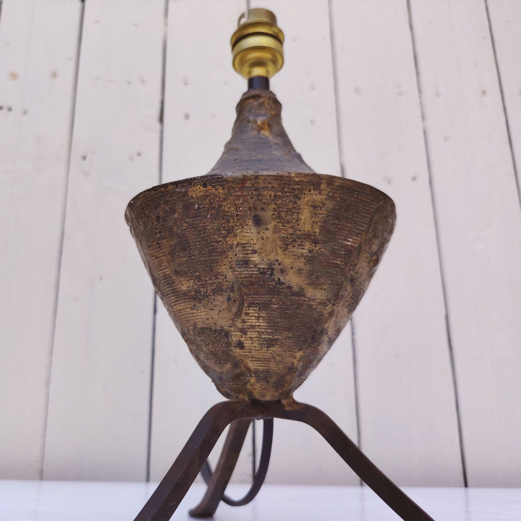 Brutalist lamp, patinated gold metal, Max Bre, 70s
