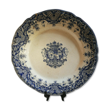 Plat en faïence de Rouen décors armoiries