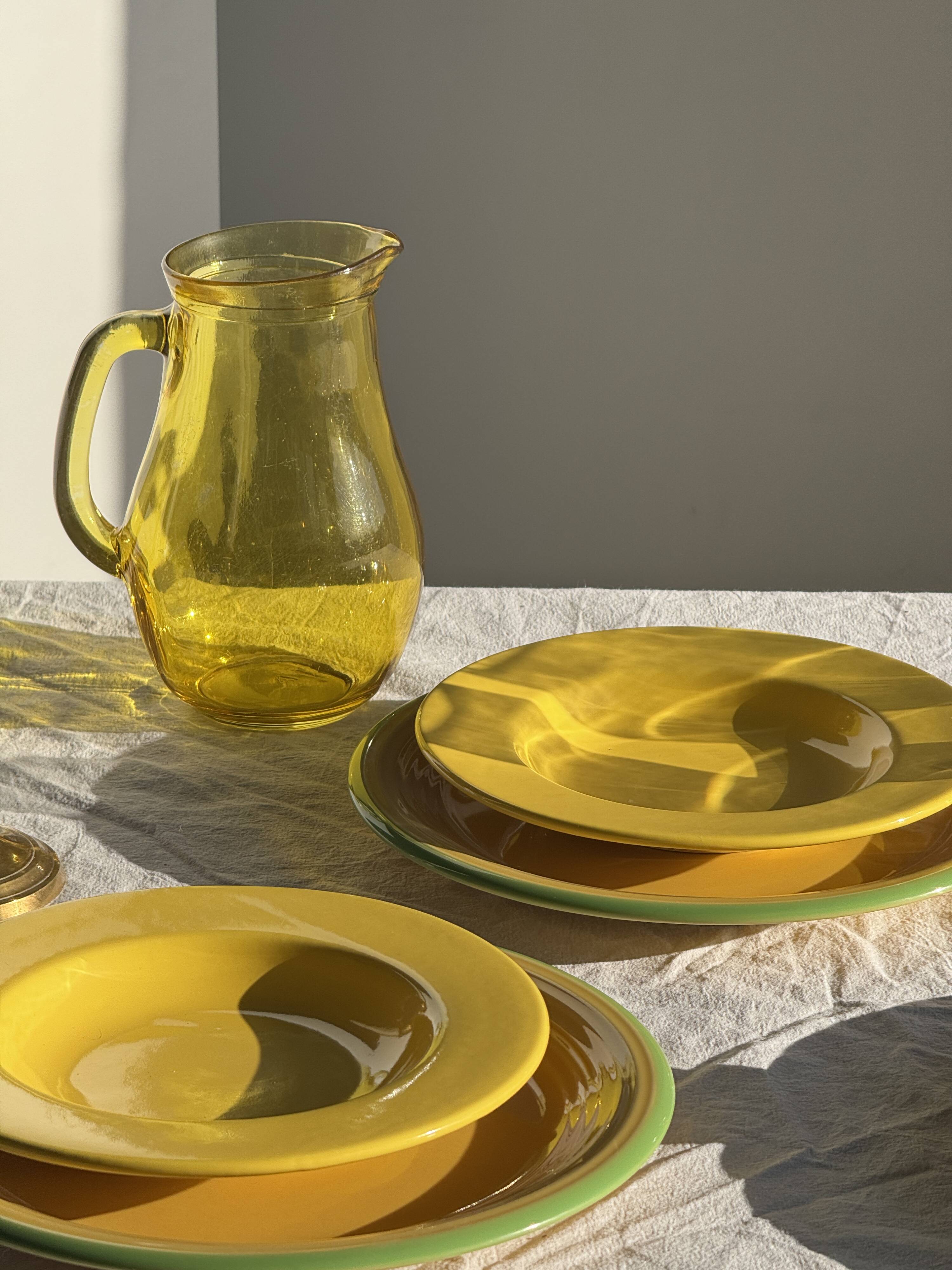 Set of 3 large flat green Italian plates D28.5