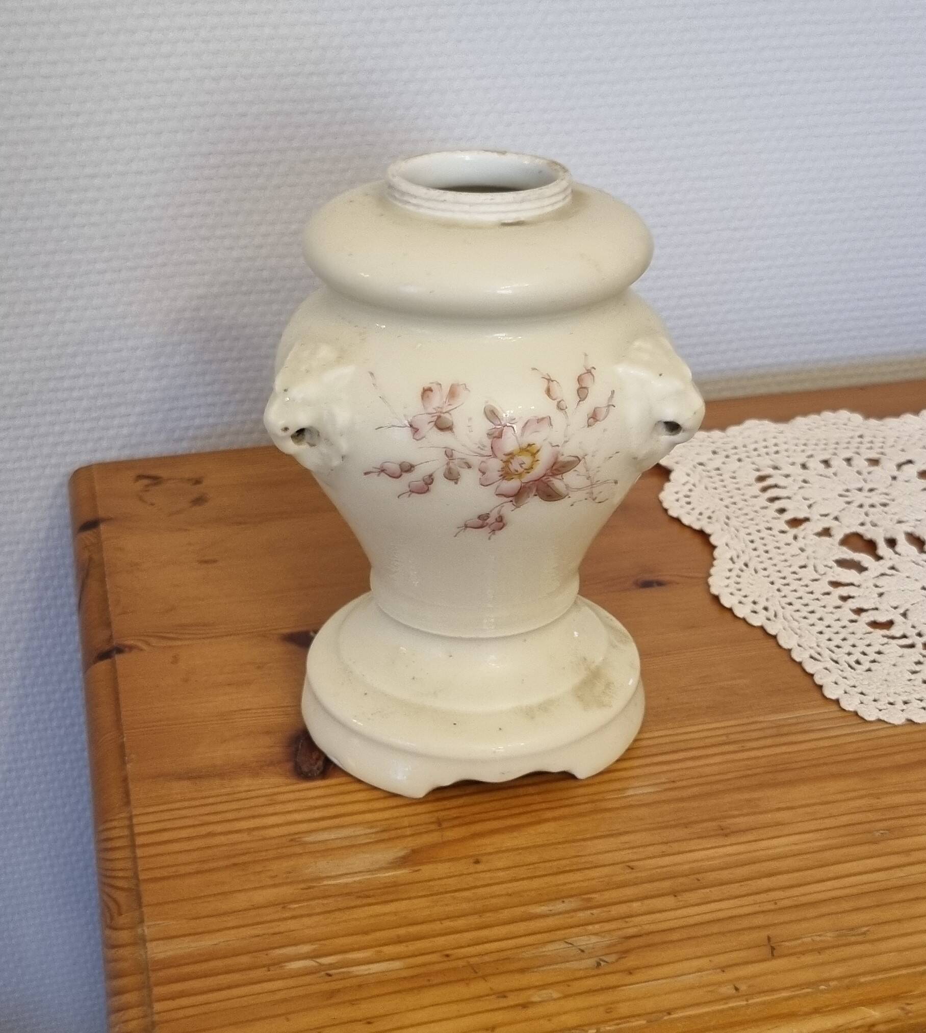 Set of 4 vases in earthenware and terracotta.