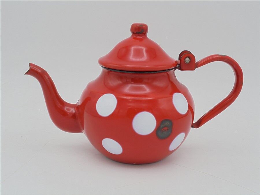 Enamelled teapot