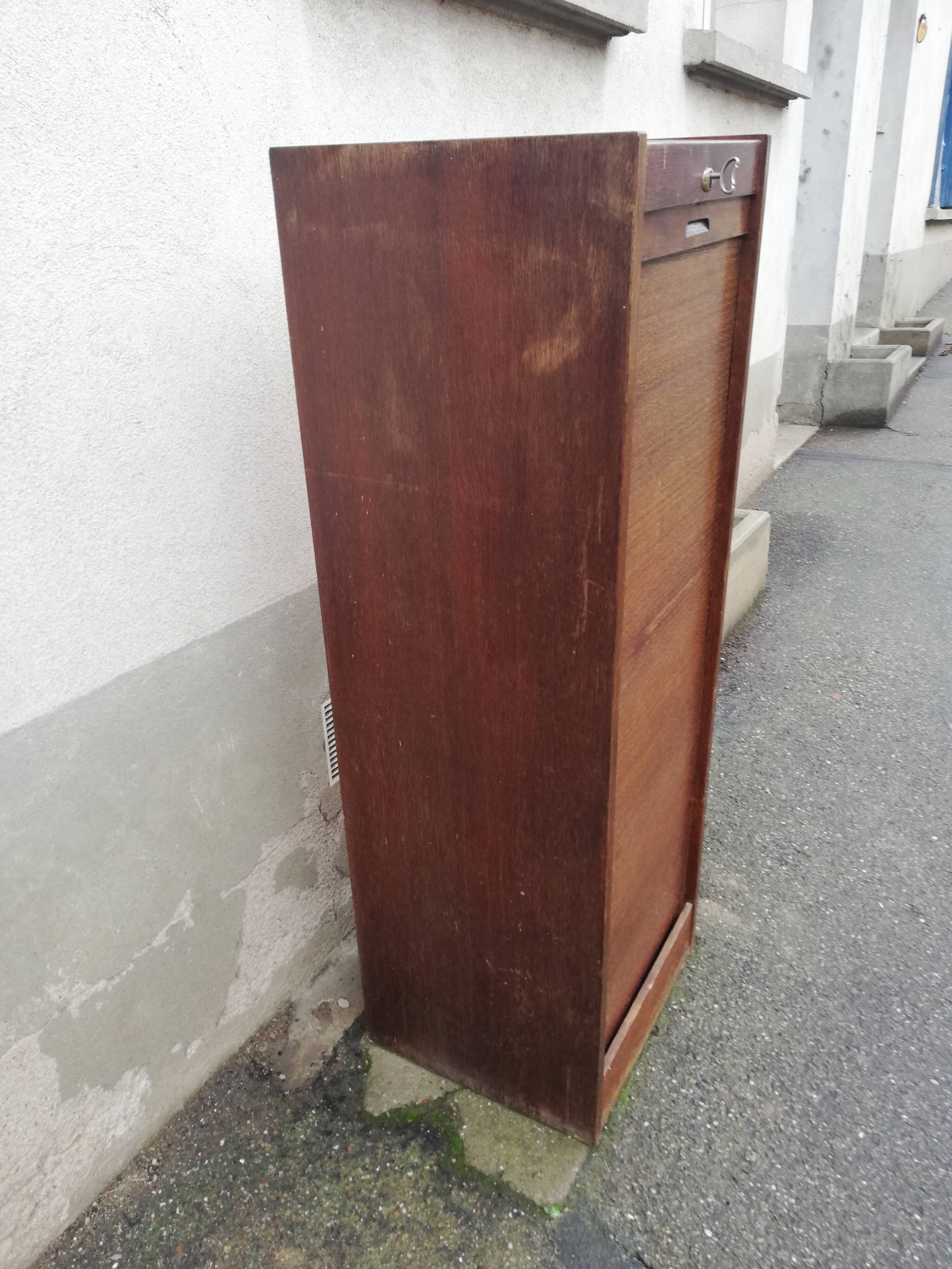 Cabinet binder 1 curtain