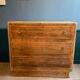 Commode en bois brut
