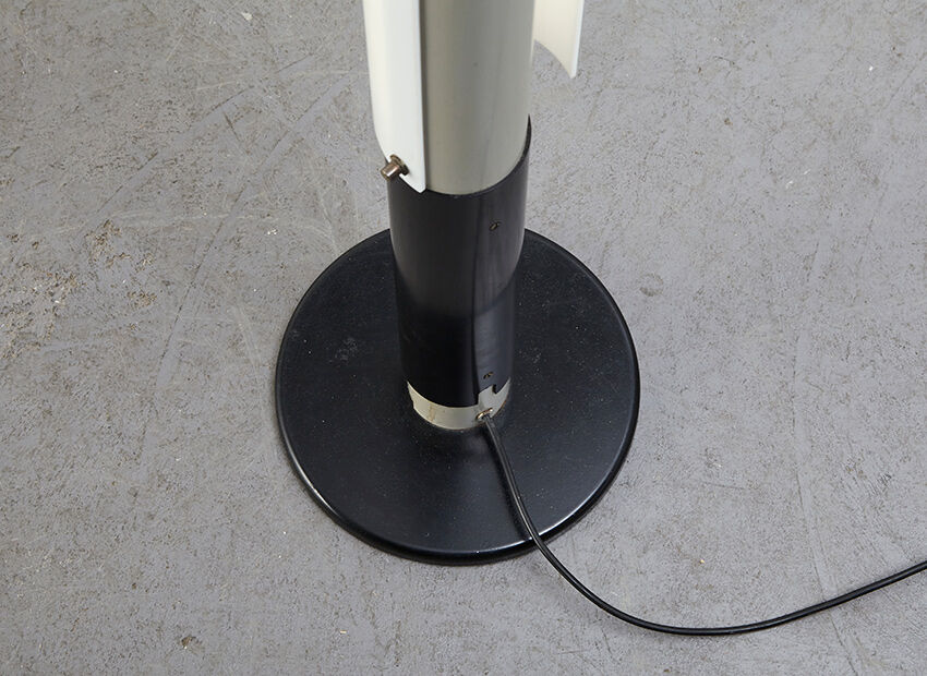 St84 floor lamp by johan niegeman for artiforte 1957