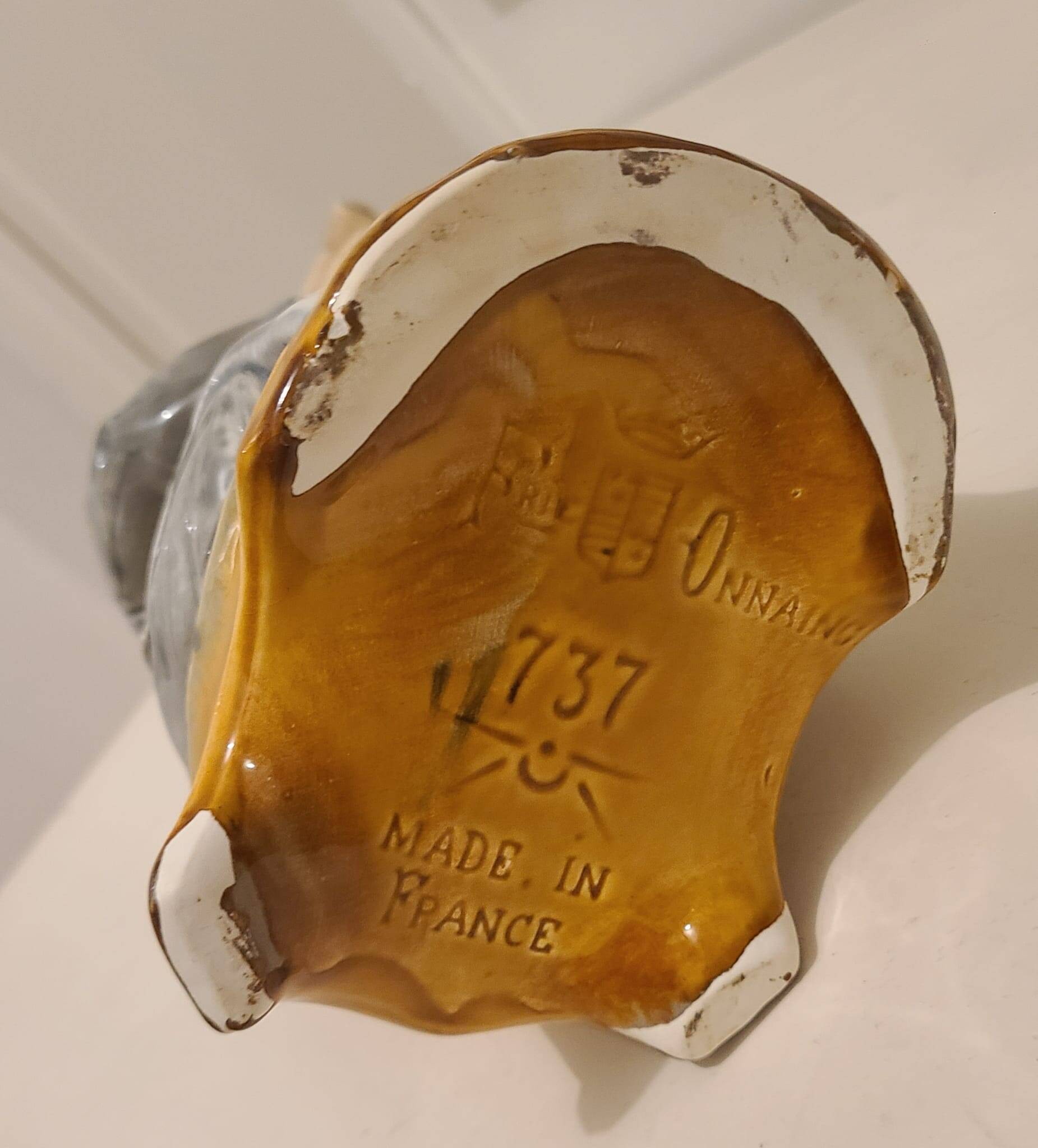 Antique jug "Maître d'hôtel" by Onnaing