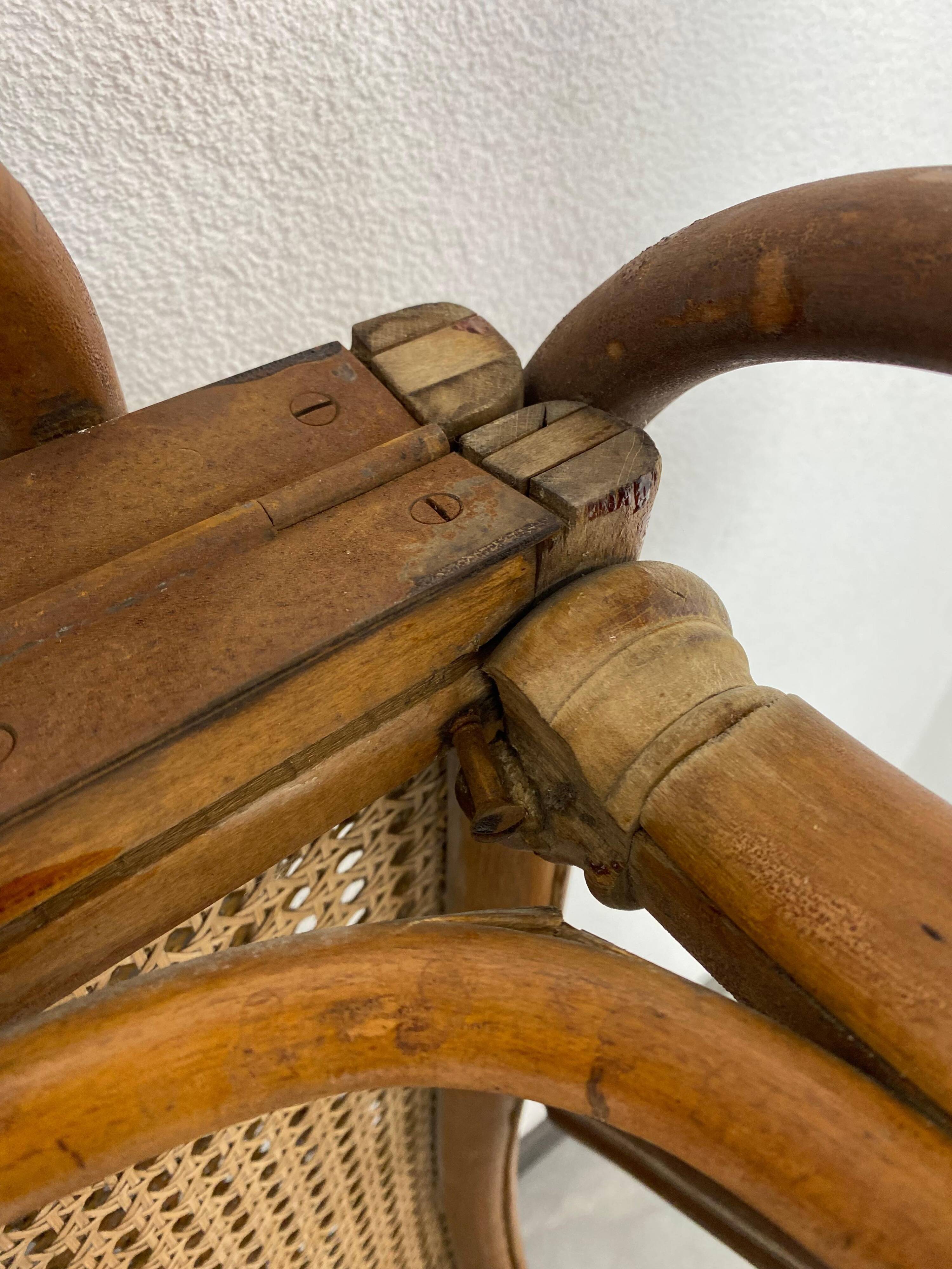 Lit de jour en bois courbé n°2 par Thonet