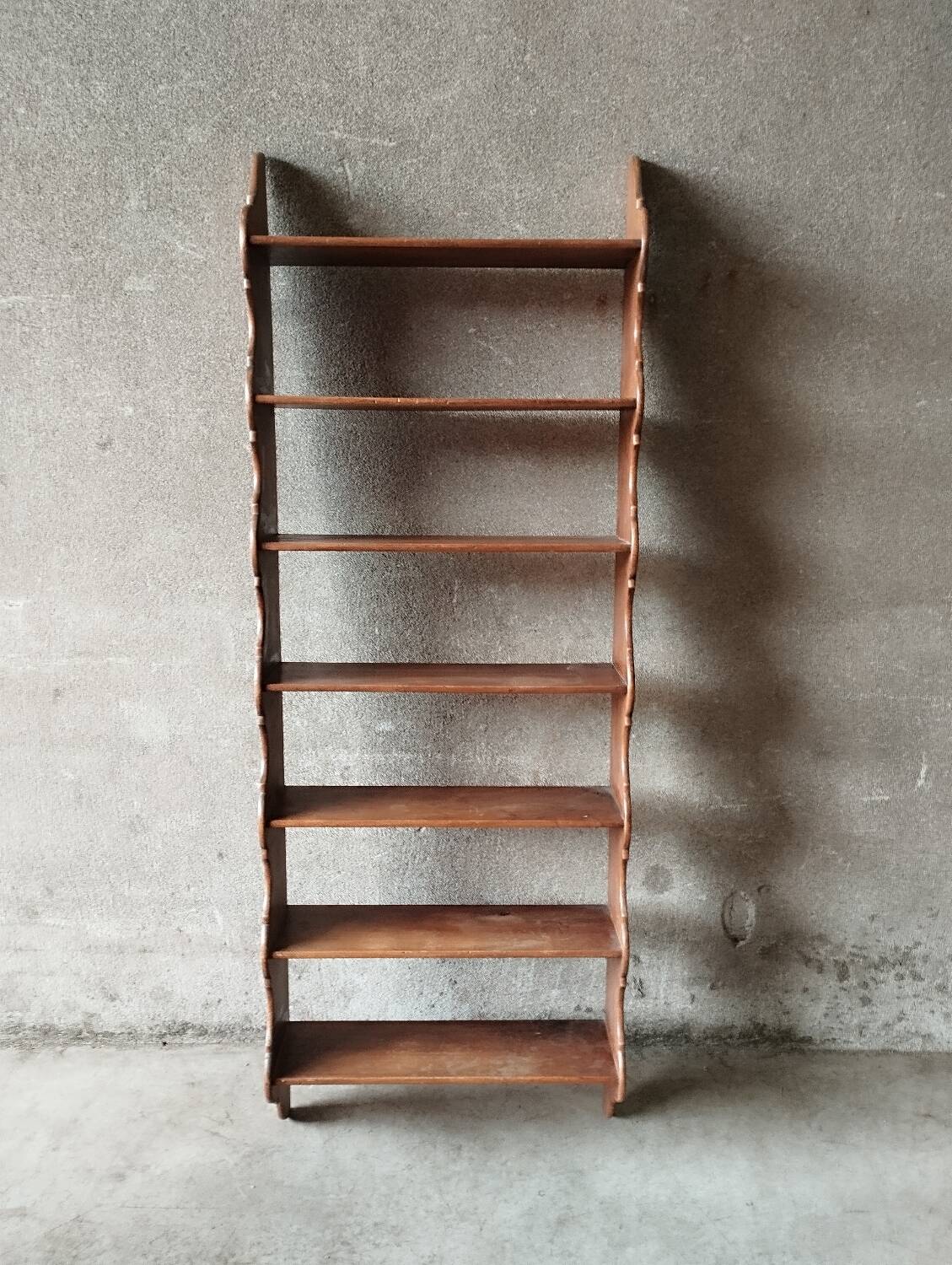 Wall bookcase