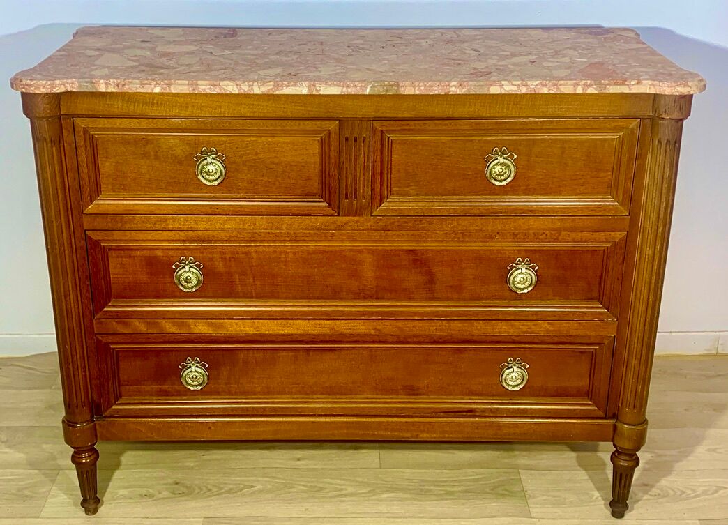 Commode de style Louis XVI, 4 tiroirs, marbre rose