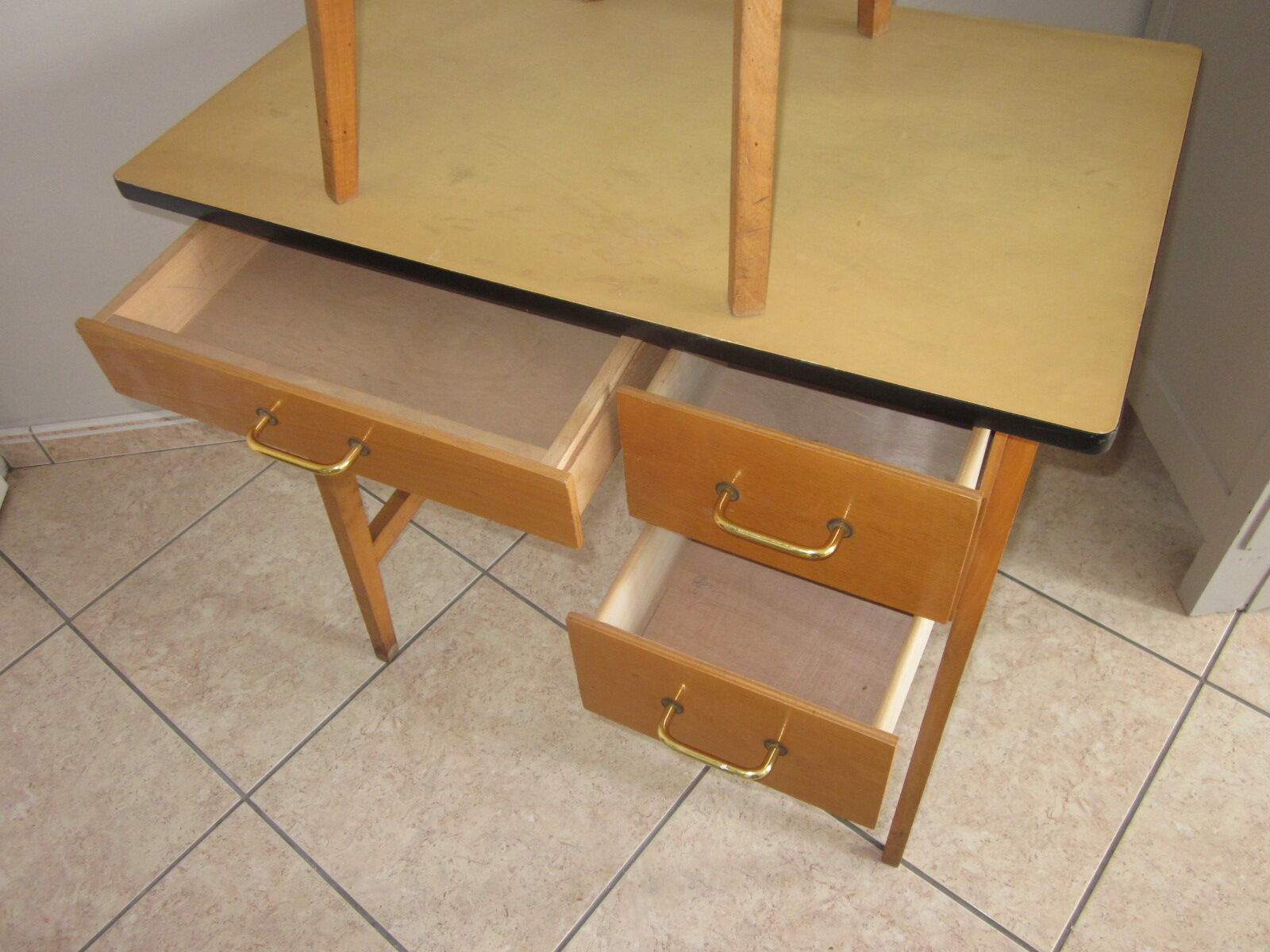 Bureau d'enfant vintage
