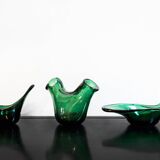 Tre vasi scultorei in vetro verde di Empoli, Italia Anni '60