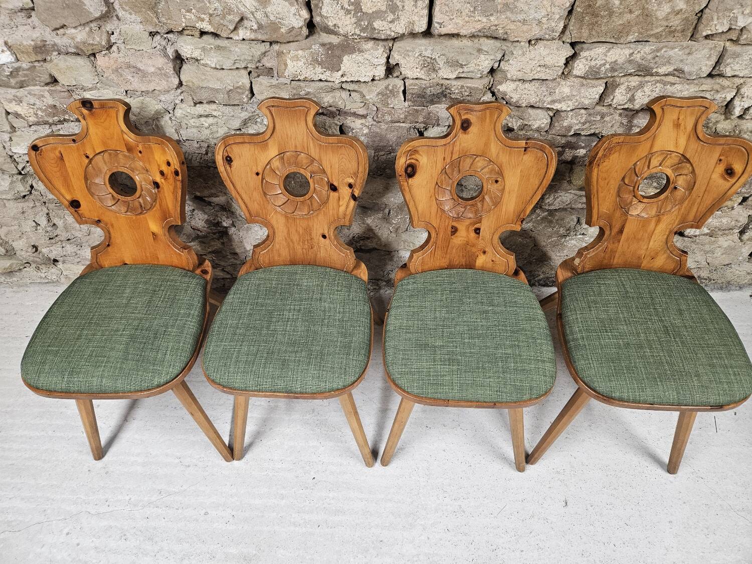 Lot 4 chaises auberge bistrot 1970"