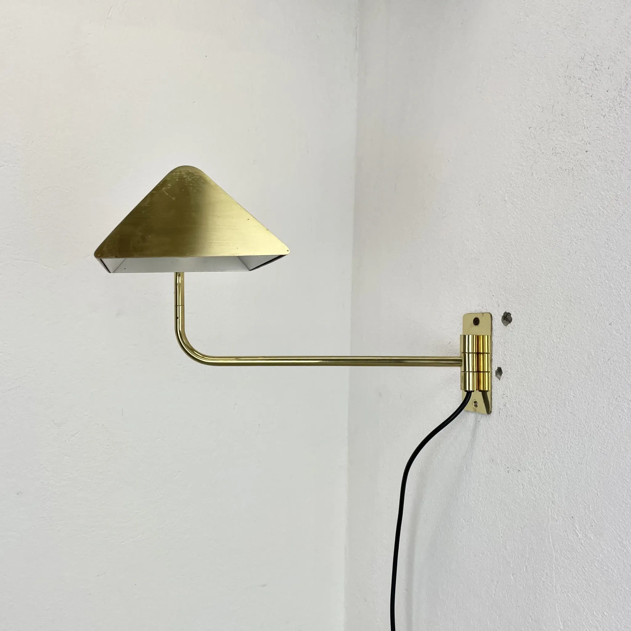Large 69 cm Long Brass Wall Light "SWING ARM" by Florian Schulz, Germany, 1970s