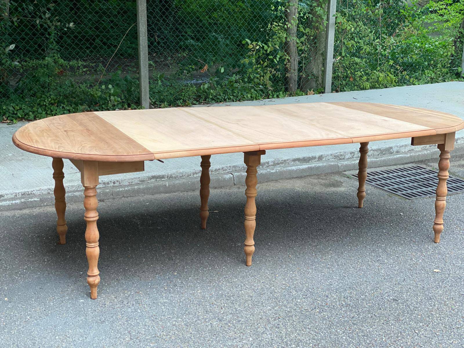 Table à manger ronde extensible à volets Louis Philippe XXème rénovée 260cm