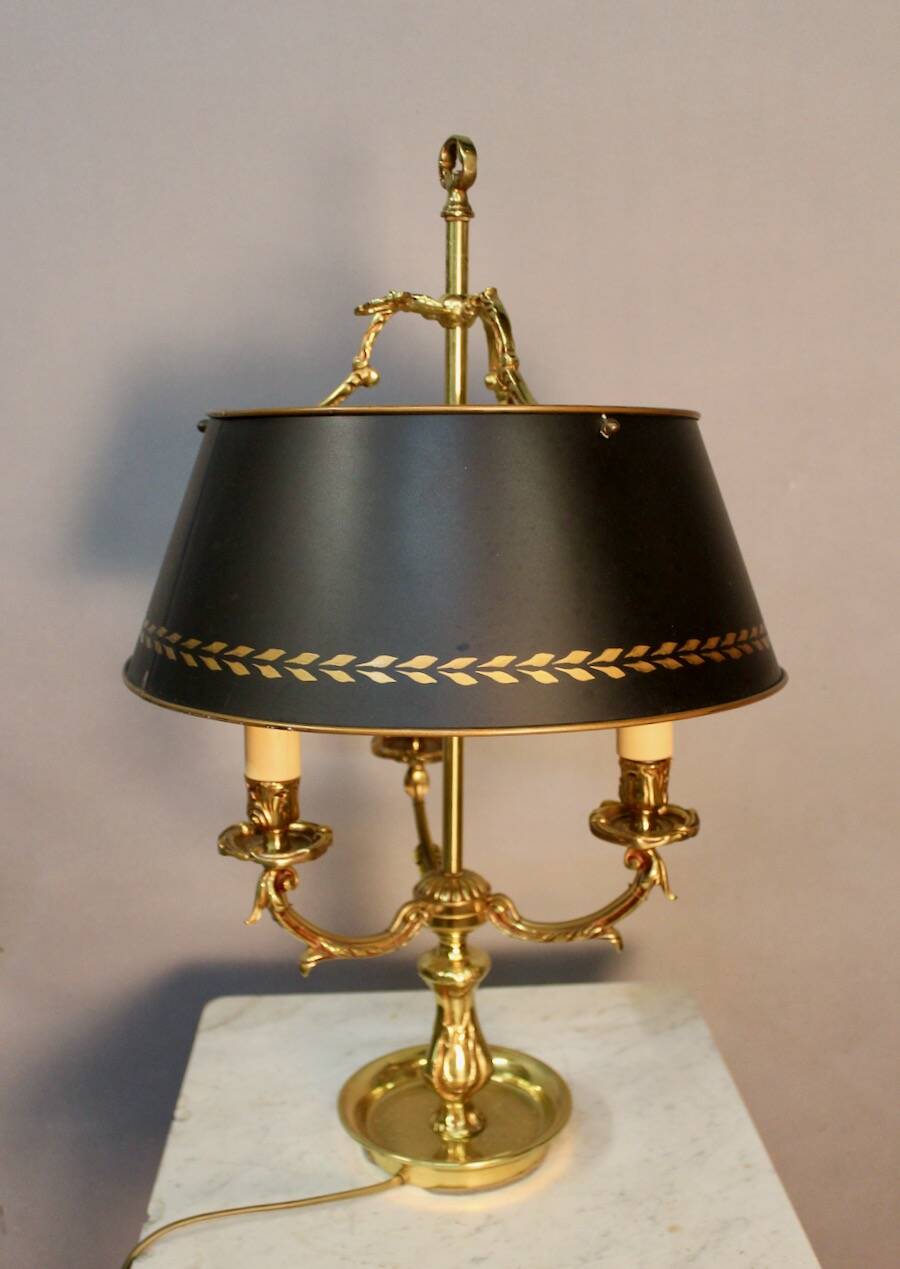 Empire style lamp with three lights
