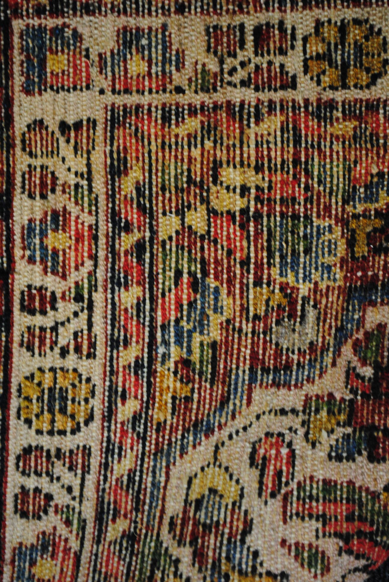 Persian rug authentic 147cmx110cm in perfect