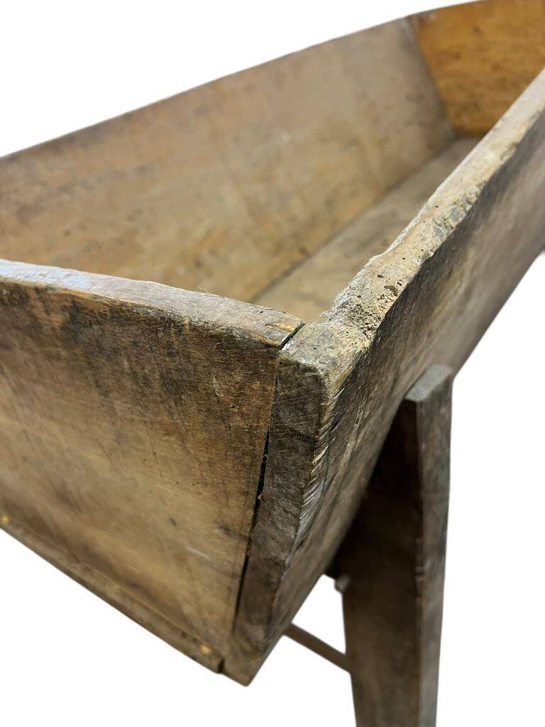 Trog / vintage wooden box on legs