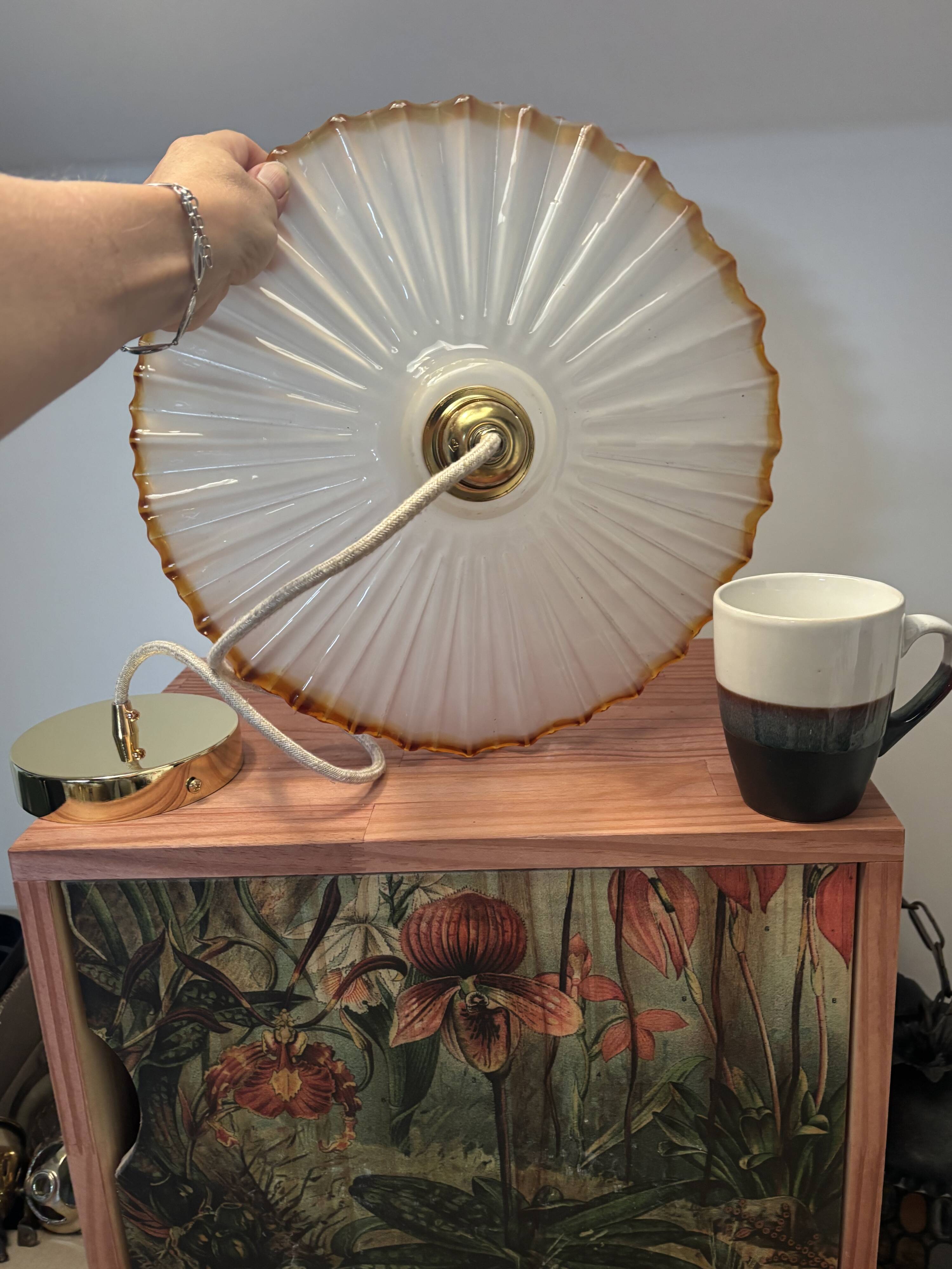 Vintage serrated pendant light