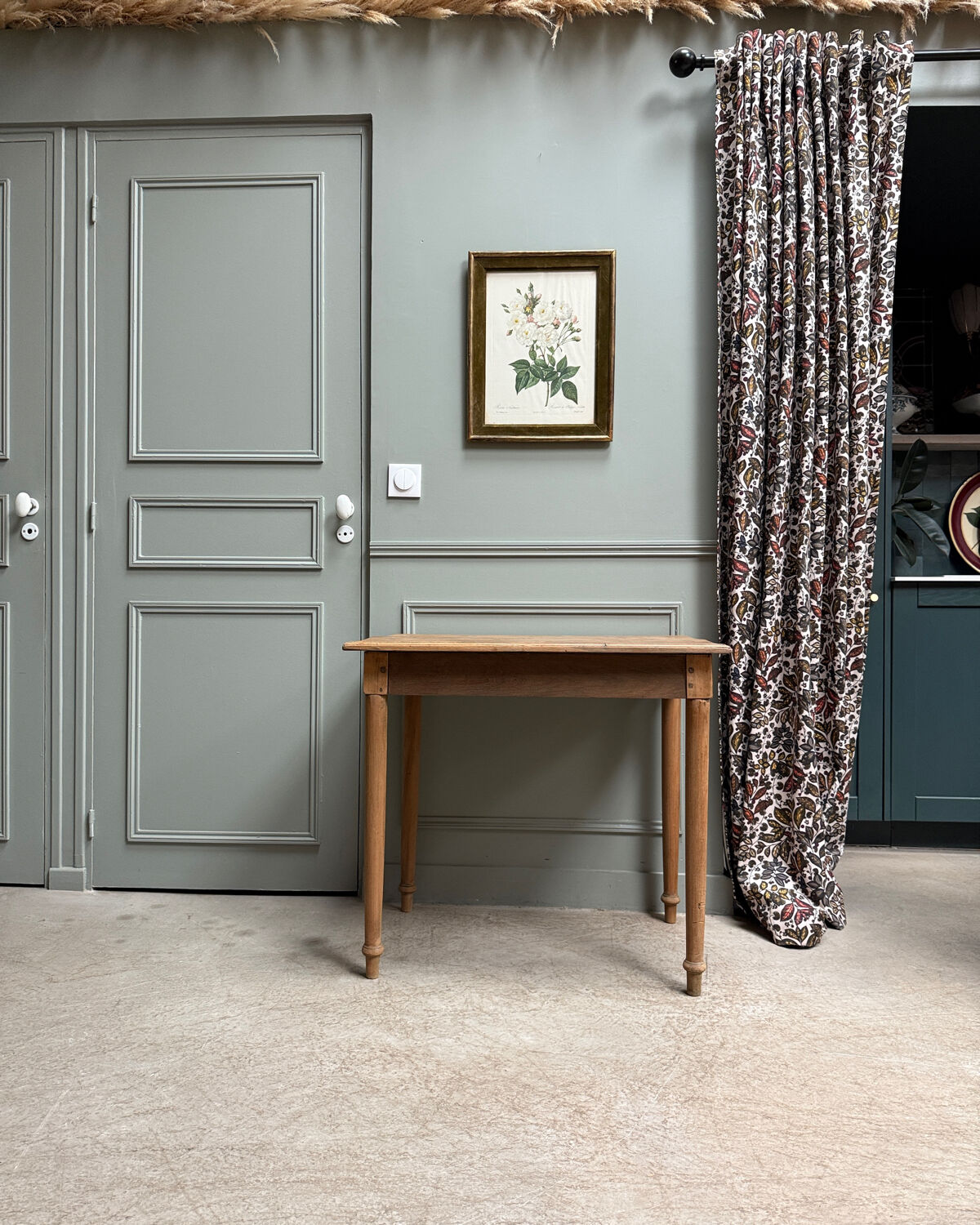Table made of solid chestnut (renovated) or