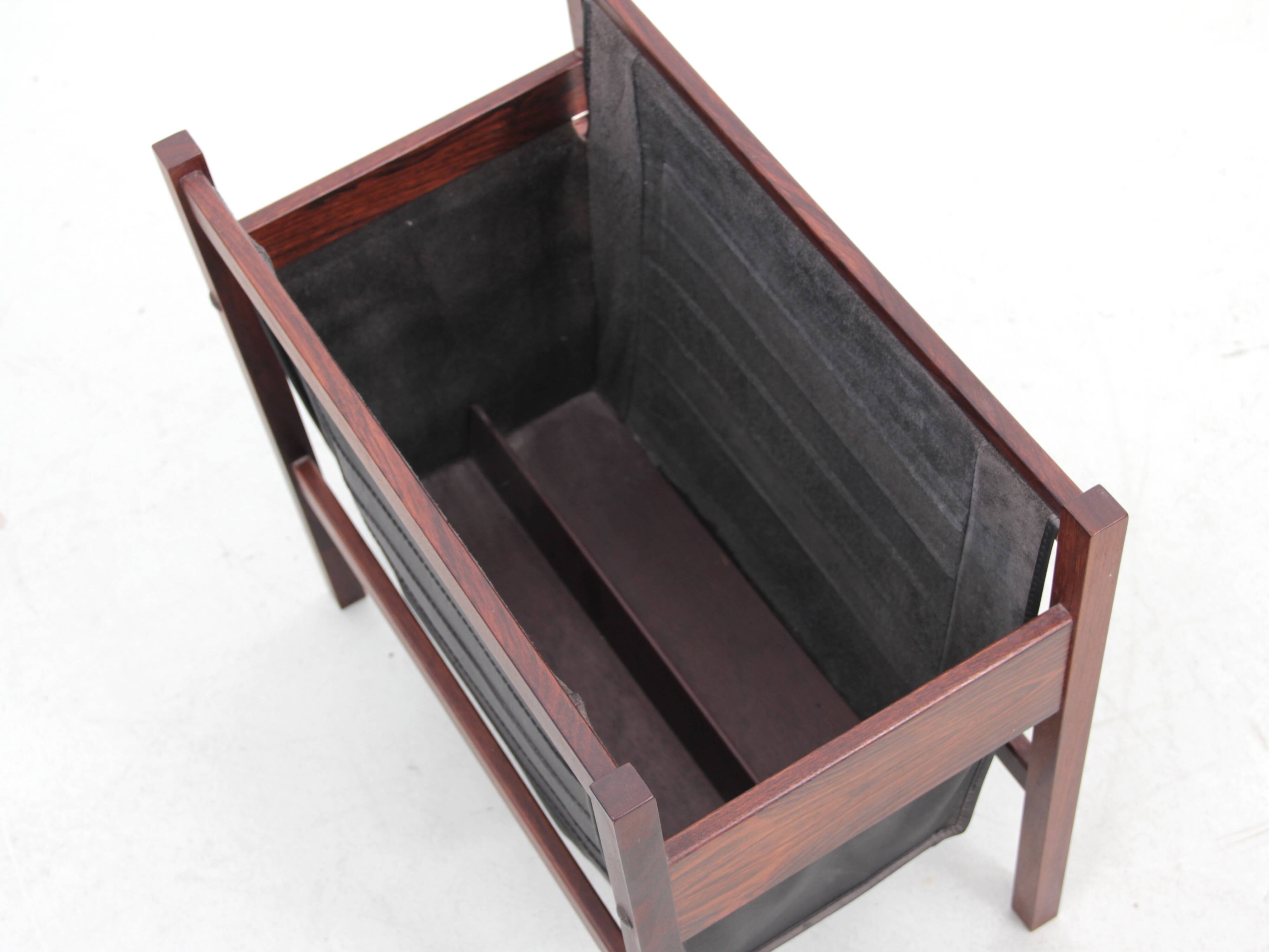 Scandinavian magazine rack in Rio rosewood and leather