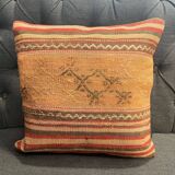 Coussin en laine rose