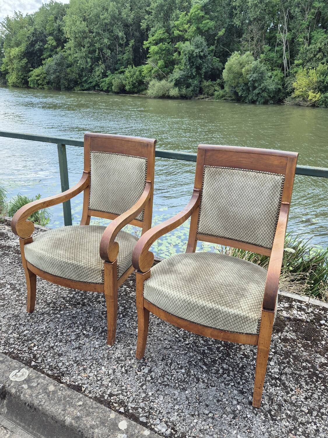 Paire de fauteuils à crosse Empire Restauration 1900s