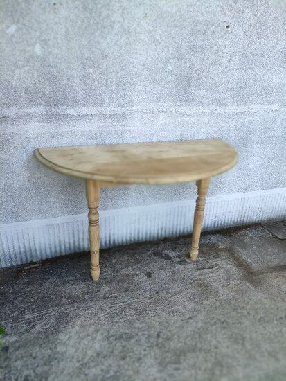 Half-moon table, console