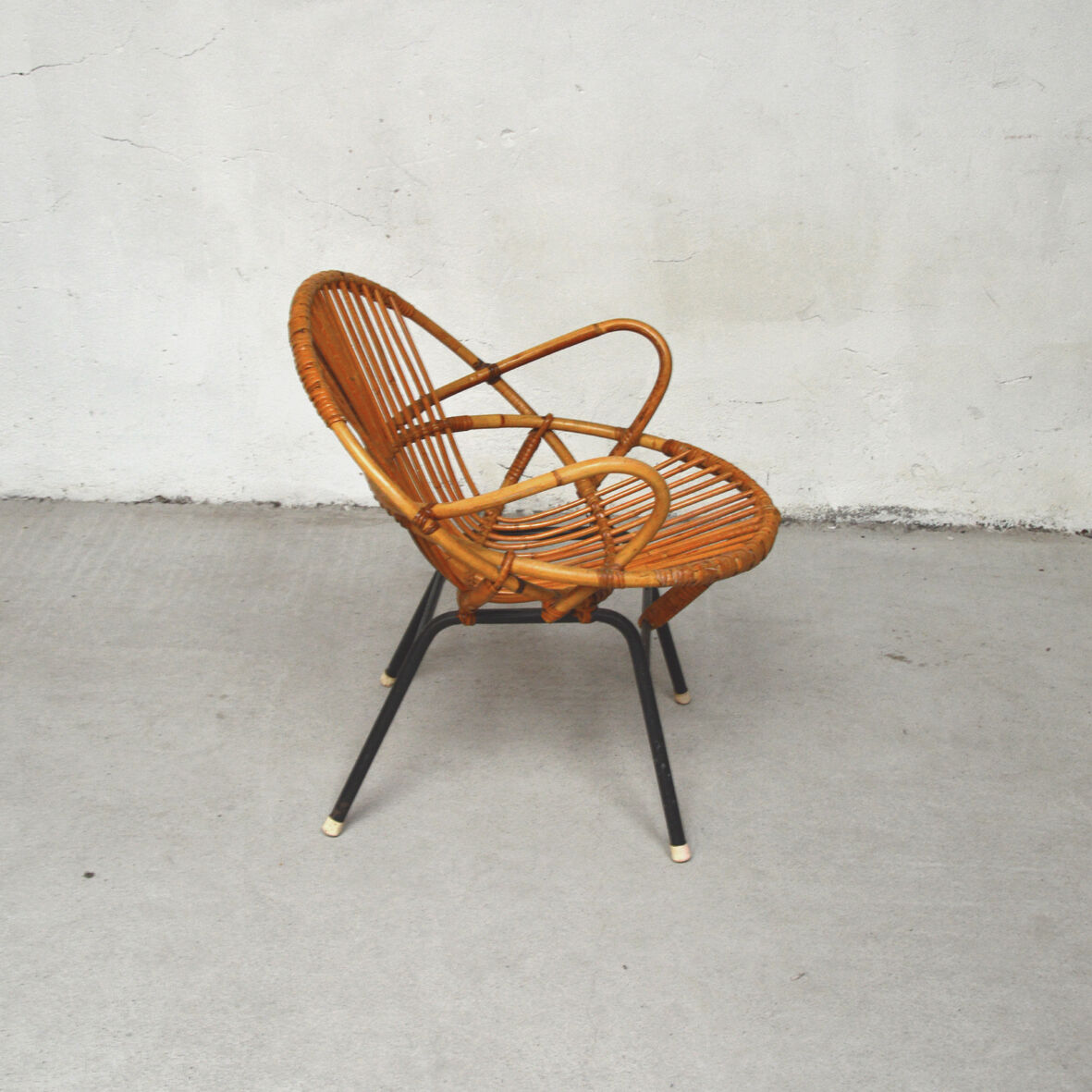Round bamboo and rattan armchair