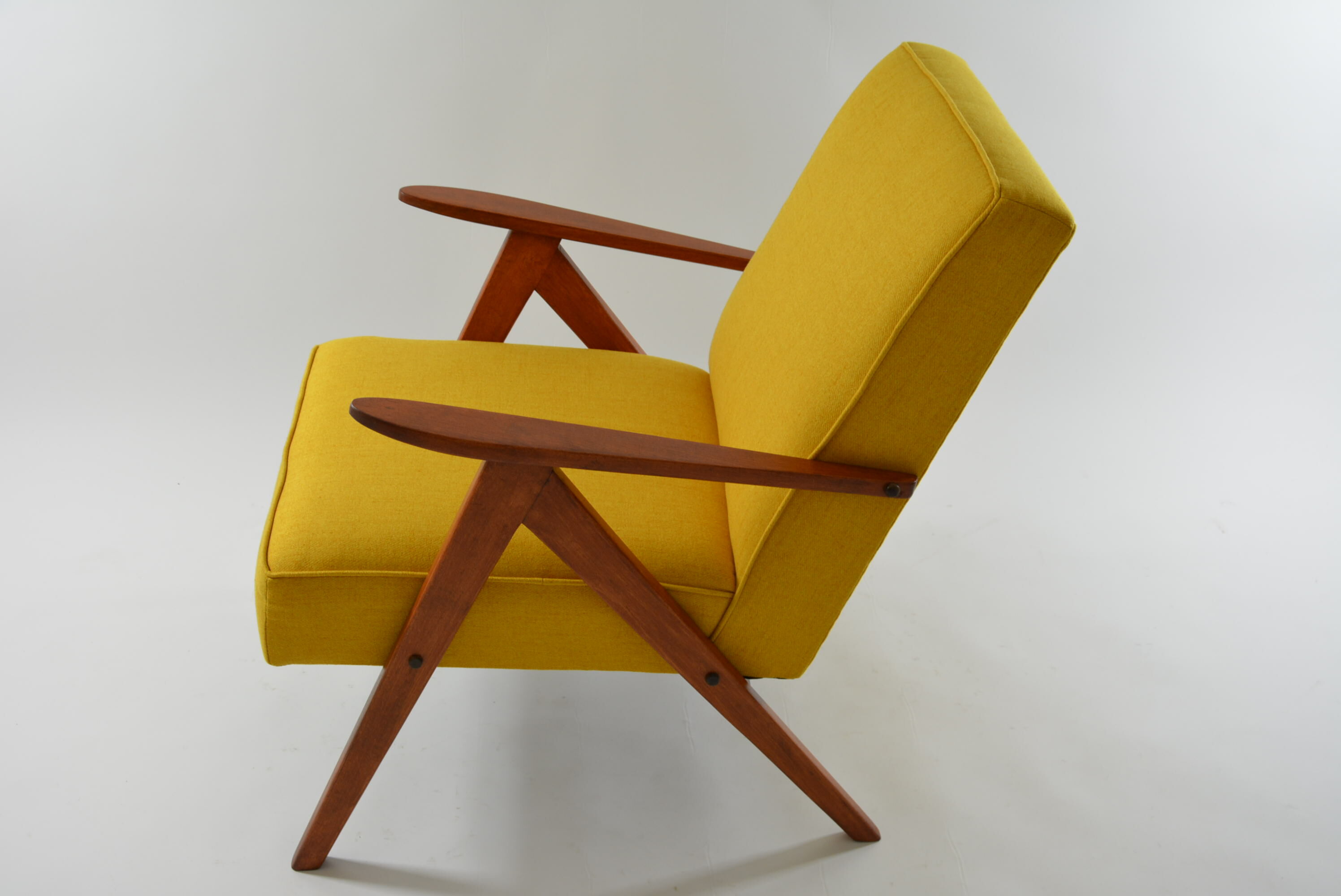 Yellow KOMPAS armchair top back