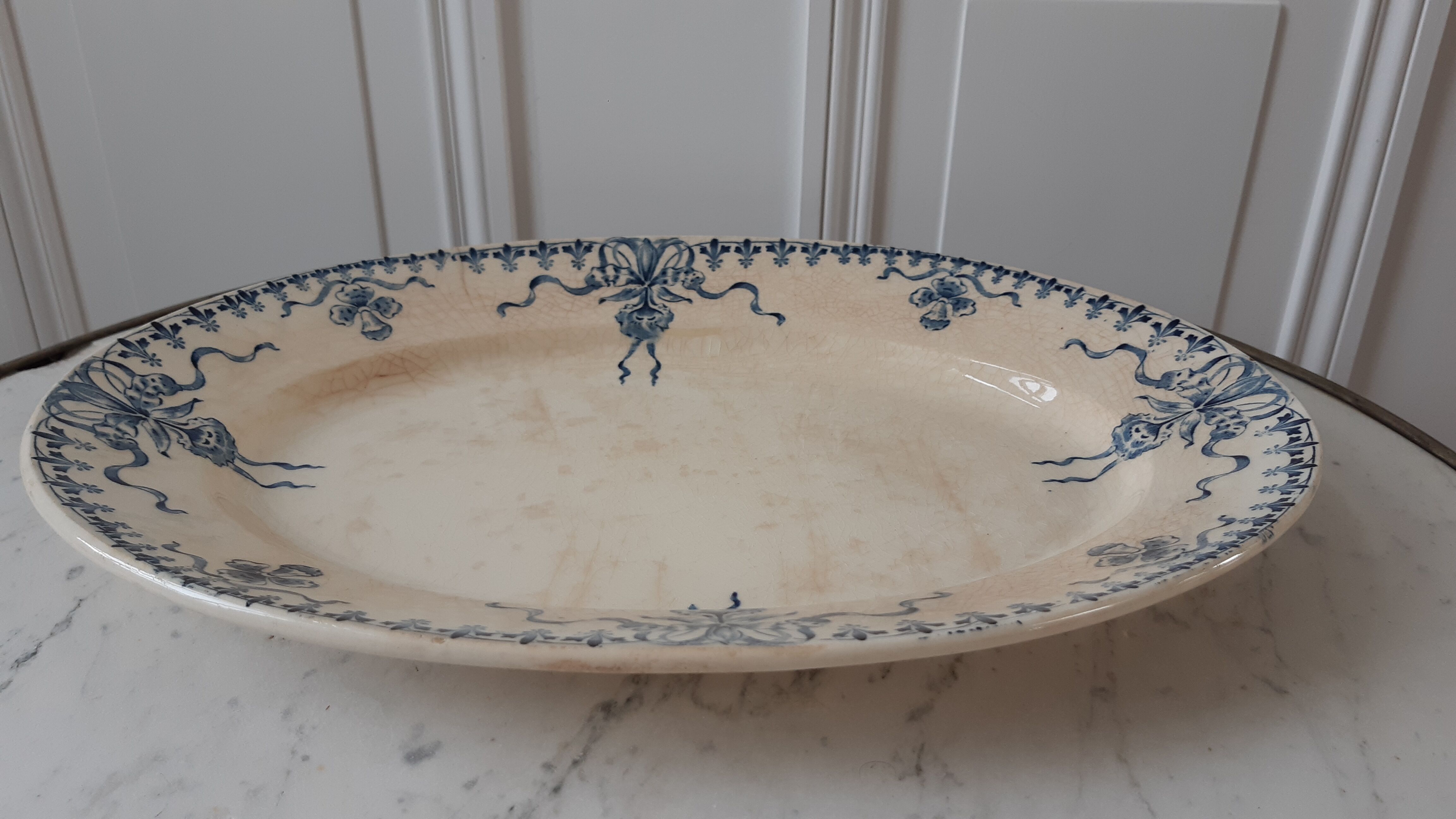 Plat ovale Terre de Fer Gien modèle "Venise" fin XIXème