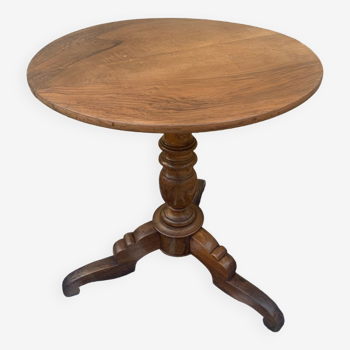 Round table tripod foot