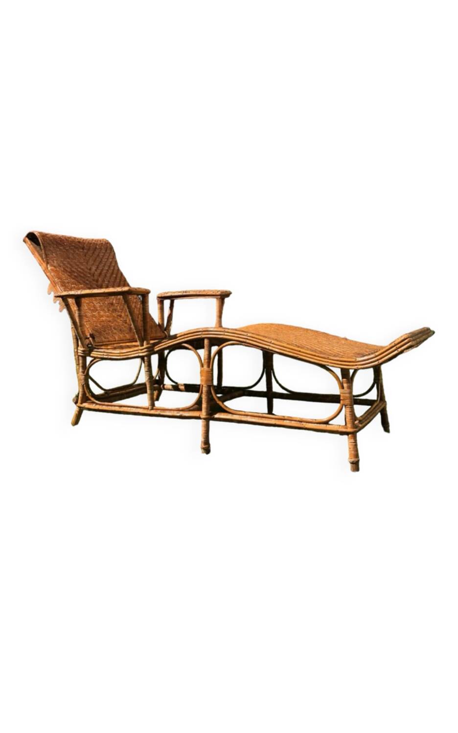 Rattan lounge chair