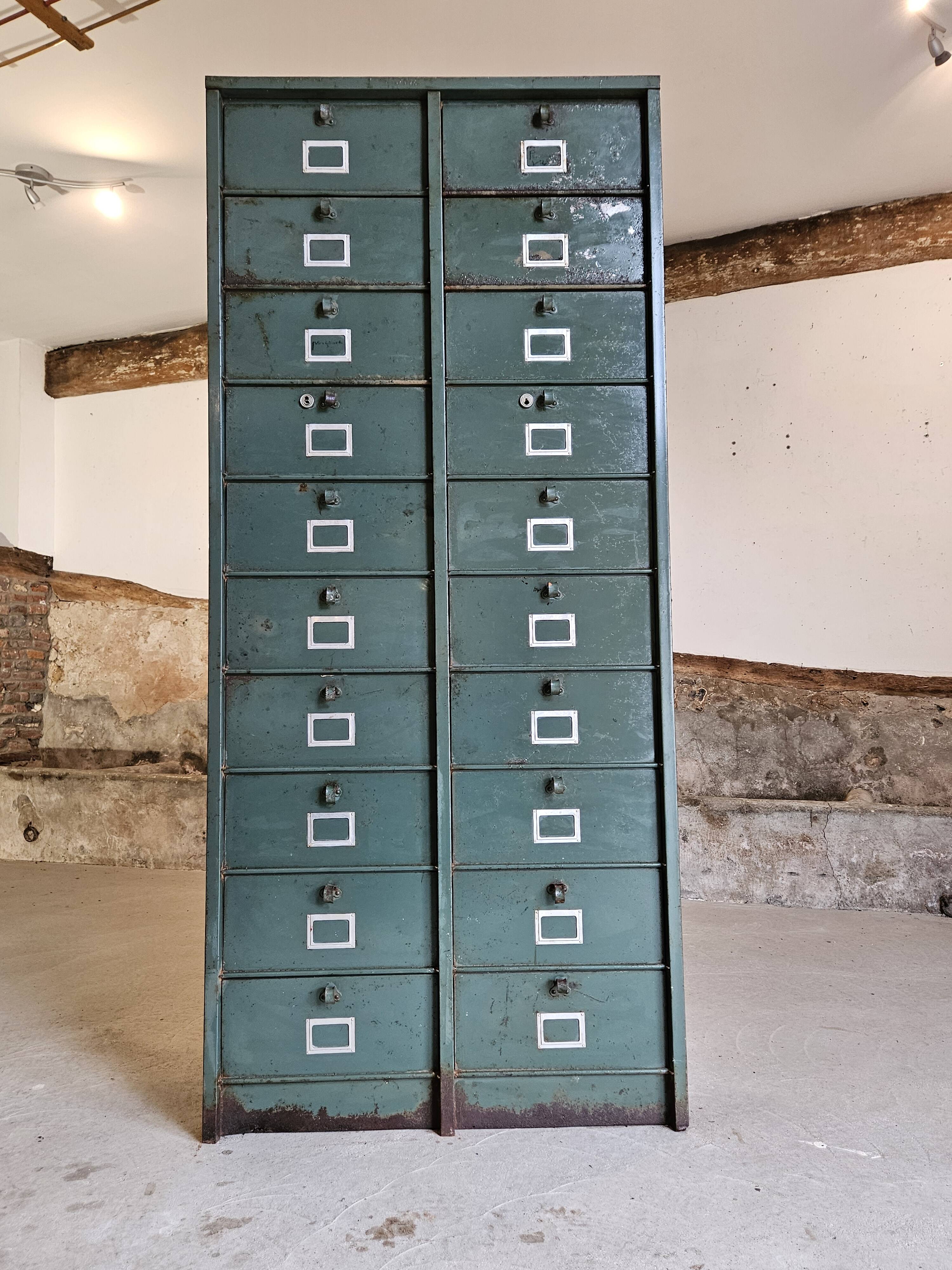 Clamshell furniture / Industrial metal furniture with two Strafor columns