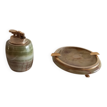 Cendrier et briquet en onyx parfait état.