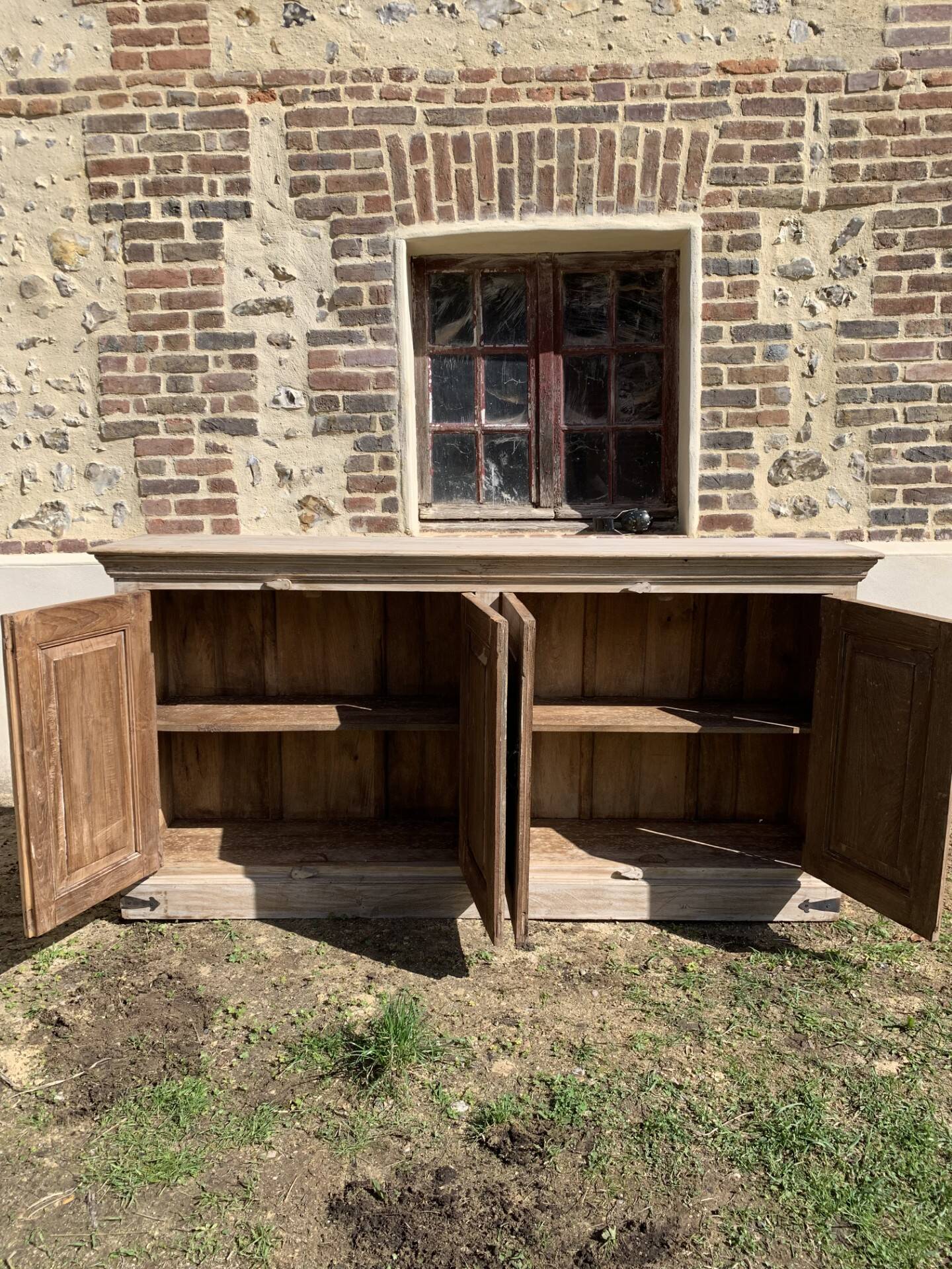 Low sideboard in raw wood, with 4 doors, salvaged from an Indian home