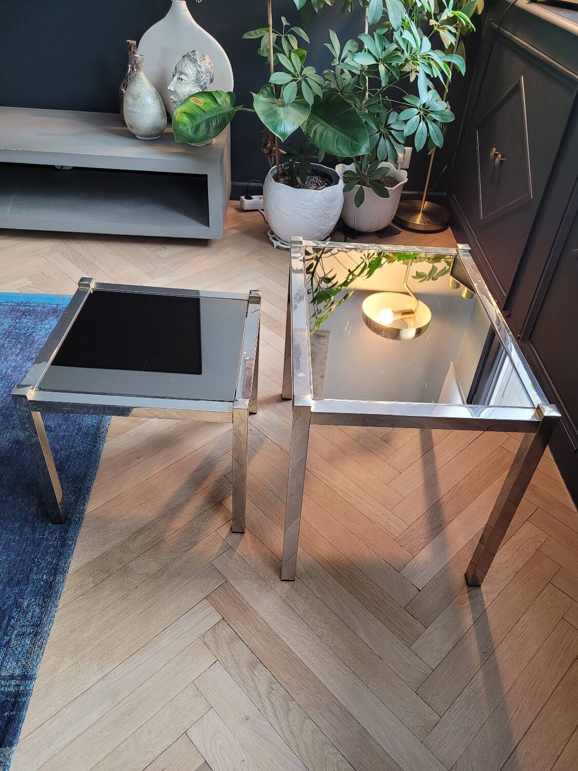 Tables gigognes en métal doré/chromé et miroir ambré