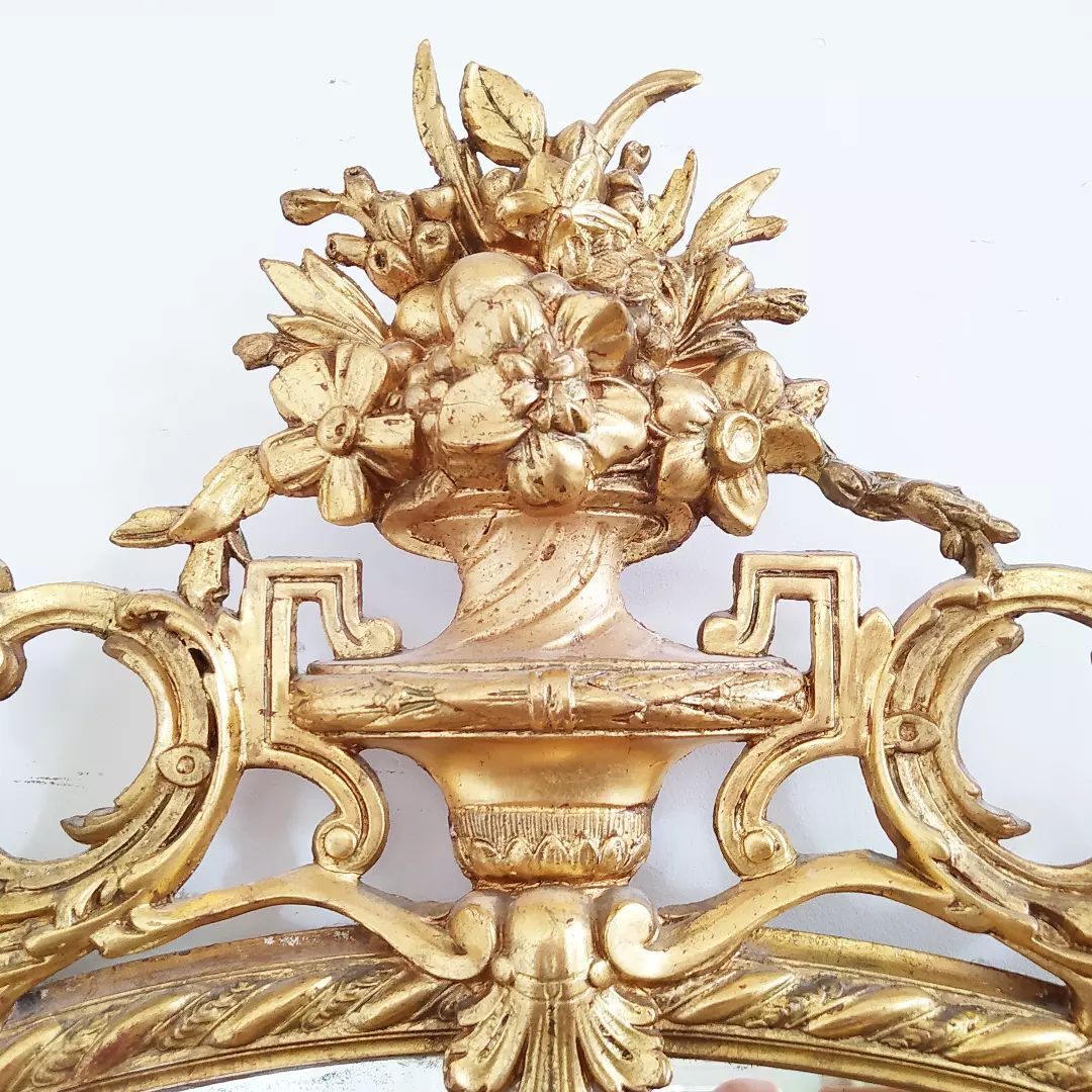 Mirror with parcloses