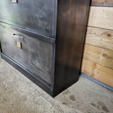 Meuble de métier à clapet basculant