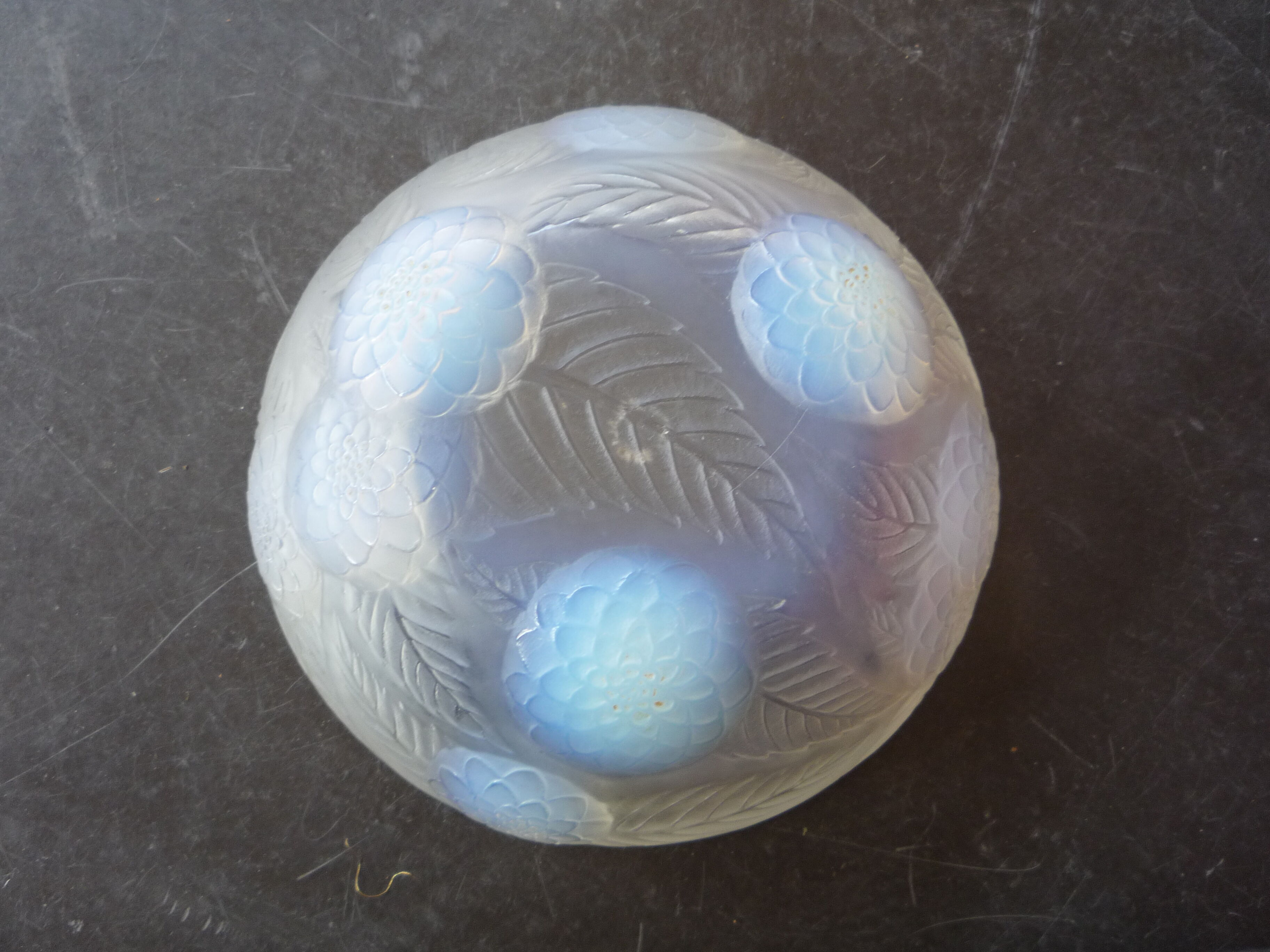 René Lalique opalescent dahlia cup