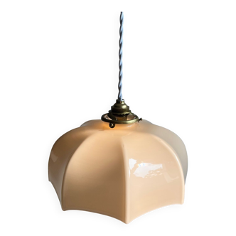 Opaline suspension