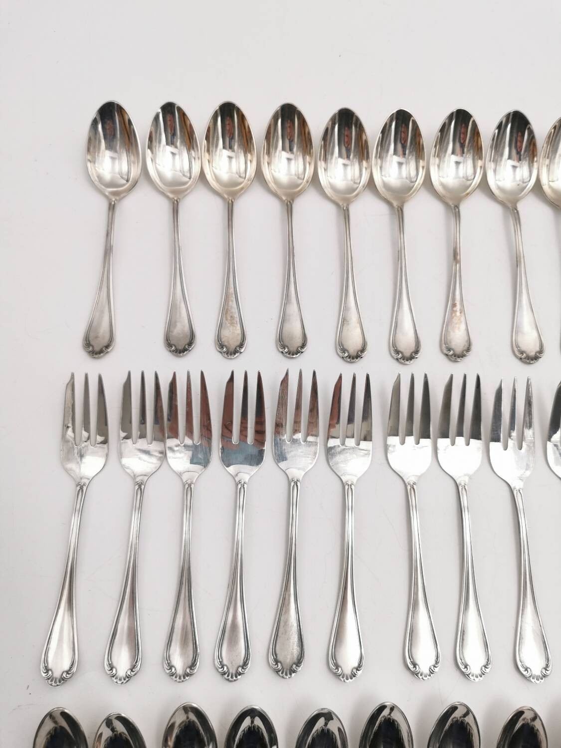 Deetjen 109 Piece Silverware Set Silver Metal Cutlery Set for 12 People