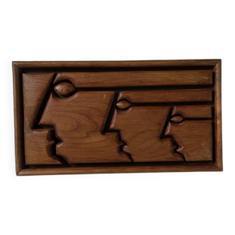 Bas relief cadre bois motifs visages