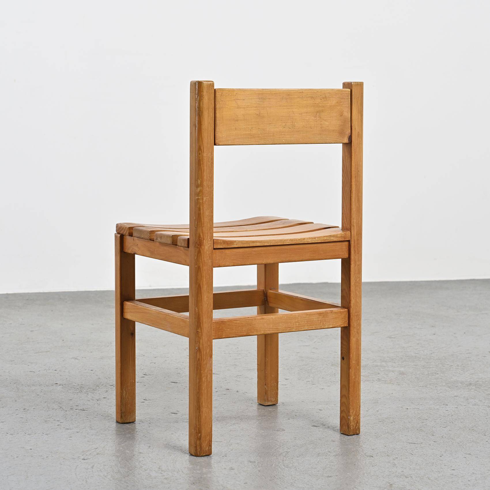 Set of three chairs and two stools Maison Regain, circa 1970